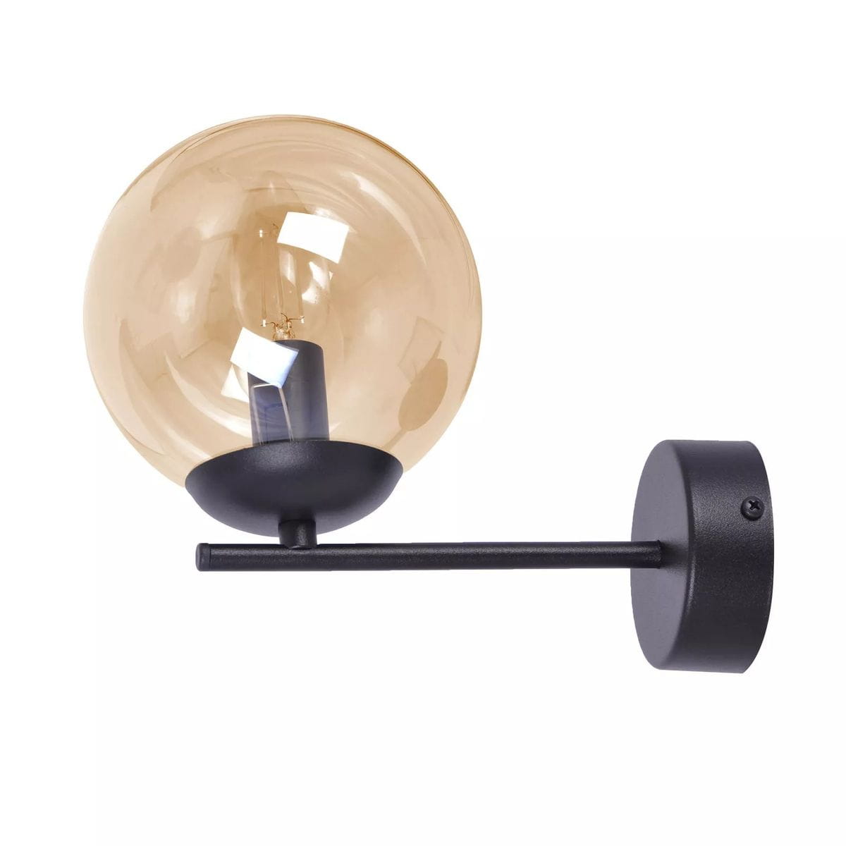 Kinkiet Delta z jednym gniazdem E14, w kolorze czarnym z bursztynową, szklaną kulą. Montowany na ścianie, z prostą, metalową ramą. Kula ma gładką powierzchnię, a tło jest białe. Idealny do nowoczesnych wnętrz.