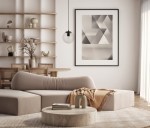Lampa wisząca Sarpo 1xE27 w kolorze czarnym, zawieszona na cienkim przewodzie w minimalistycznym wnętrzu. Szklany klosz z widoczną żarówką, otoczony jasnymi ścianami i drewnianymi meblami, tworzy nowoczesną aranżację.