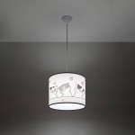 Lampa wisząca Cats 30 z białym abażurem, ozdobiona rysunkami kotów i serduszkami, zawieszona na cienkim przewodzie. Abażur ma okrągły kształt i czarną krawędź, idealna do pokoju dziecięcego lub miłośników kotów.