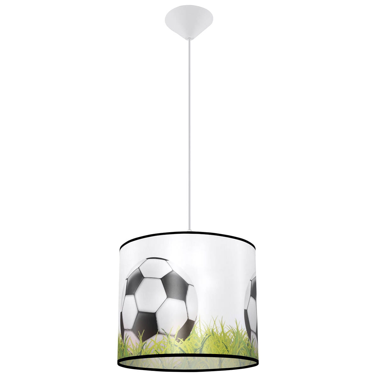 Lampa wisząca Piłka 30 z abażurem w białym kolorze, z grafiką piłek nożnych na tle zielonej trawy. Posiada jedną oprawę na żarówkę E27, zawieszona na białym przewodzie.