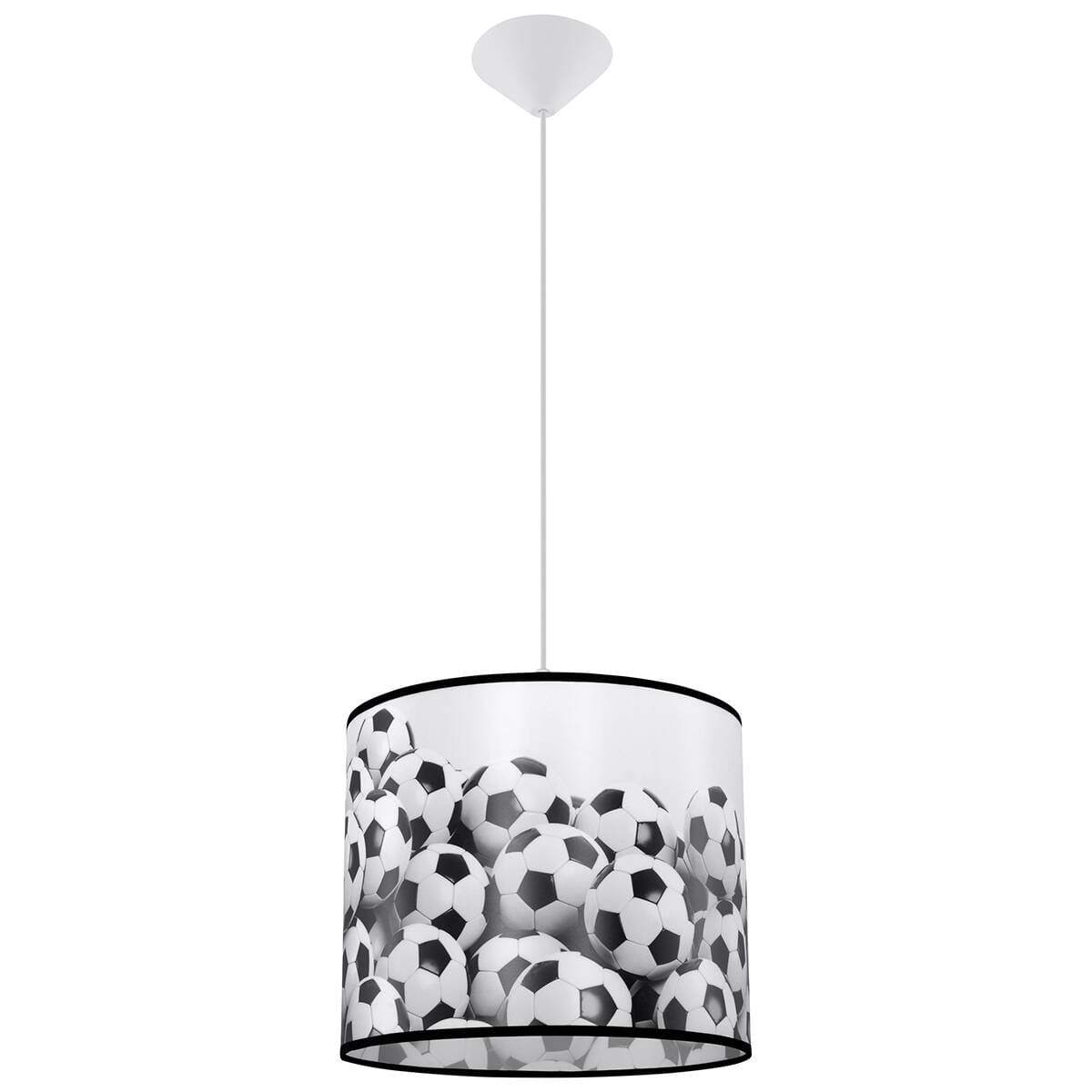 Lampa wisząca Piłka 1-30 z kloszem z białego materiału, ozdobiona wzorem piłek nożnych w odcieniach czerni i bieli, zawieszona na cienkim, białym przewodzie. Średnica klosza około 30 cm, z oprawką na żarówkę E27.