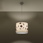 Lampa wisząca Piłka 2-30 z białym abażurem, ozdobiona wyciętymi wzorami piłek nożnych. Zawieszona na cienkim, białym przewodzie. Idealna do pokoju dziecięcego lub dla miłośników sportu.