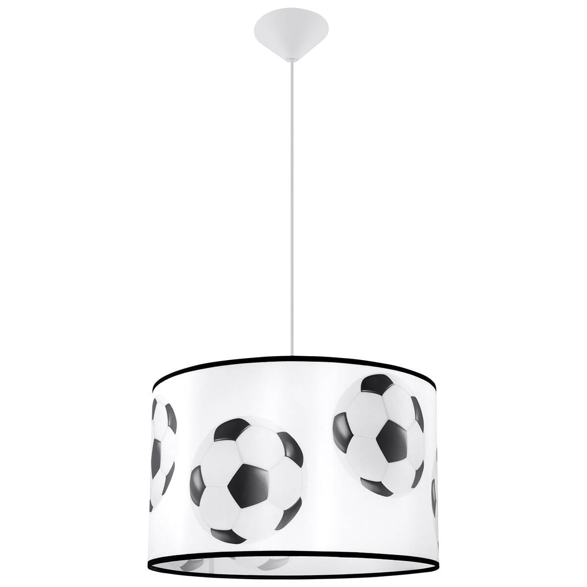 Lampa wisząca o okrągłym, białym abażurze zdobionym wzorem piłek nożnych, zawieszona na cienkim białym kablu. Wymiary abażura dostosowane do standardowej żarówki E27. Czarna obwódka podkreśla kształt lampy.