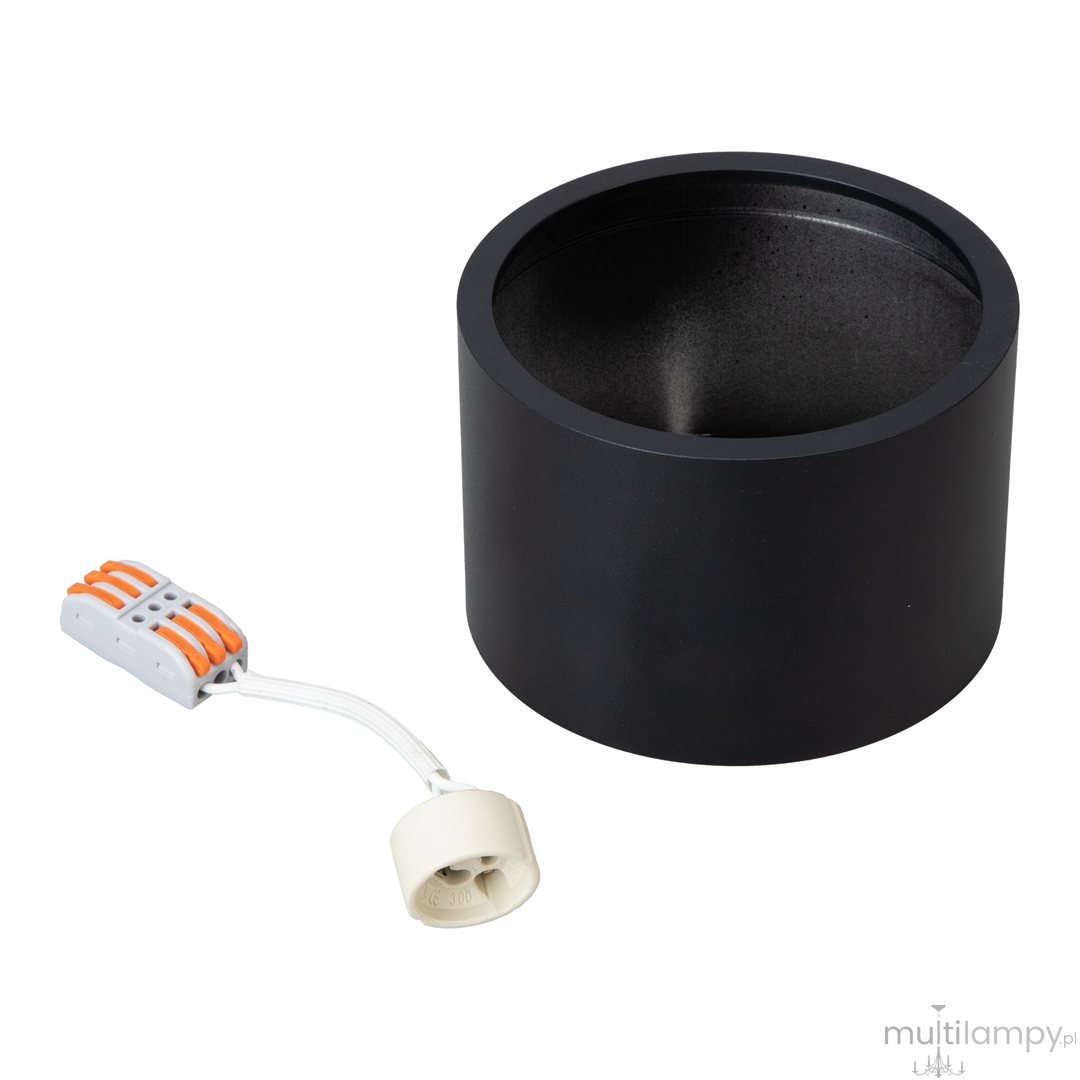 Czarna lampa sufitowa Redondo z miejscem na żarówkę GU10 AR111. Okrągła, matowa obudowa z widocznym uchwytem do montażu. Elementy elektryczne w kolorze szarym i białym, z przewodami. Idealna do nowoczesnych wnętrz.