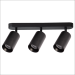 Lampa sufitowa typu spot w kolorze czarnym, z trzema ruchomymi reflektorami GU10. Ujęcie frontalne, produkt zamontowany na płaskiej podstawie. Reflektory mają cylindryczny kształt i metaliczną fakturę.