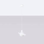 Lampa wisząca Hyperion 1xG9 w kolorze białym. Okrągła, matowa kula z płaskim, okrągłym pierścieniem. Zawieszona na cienkim, białym kablu. Ujęcie frontalne, na jednolitym tle. Idealna do nowoczesnych wnętrz.