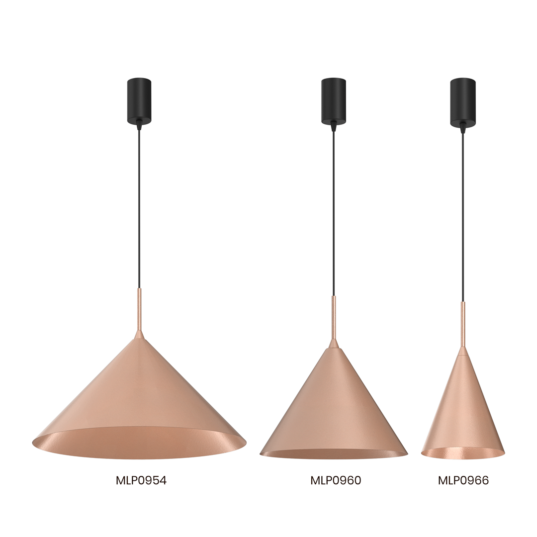 Lampa wisząca Capital D46 w kolorze czarnym i miedzianym, z kloszem w kształcie stożka. Ujęcie frontalne, wisząca na cienkim, czarnym przewodzie. Widoczny model MLP0954, obok inne warianty w różnych rozmiarach.