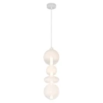 Lampa wisząca Daphne w kolorze białym z jednym źródłem światła LED o mocy 36W. Składa się z trzech szklanych kul o różnych rozmiarach, zawieszona na białym kablu, montowana na sufitowym stropie.