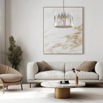 Lampa wisząca Ritz 7xE14 w chromie, z przezroczystymi, prostokątnymi elementami, zawieszona na cienkim łańcuchu. Umieszczona w nowoczesnym wnętrzu, na tle minimalistycznych mebli i dekoracji, tworząc elegancką aranżację.