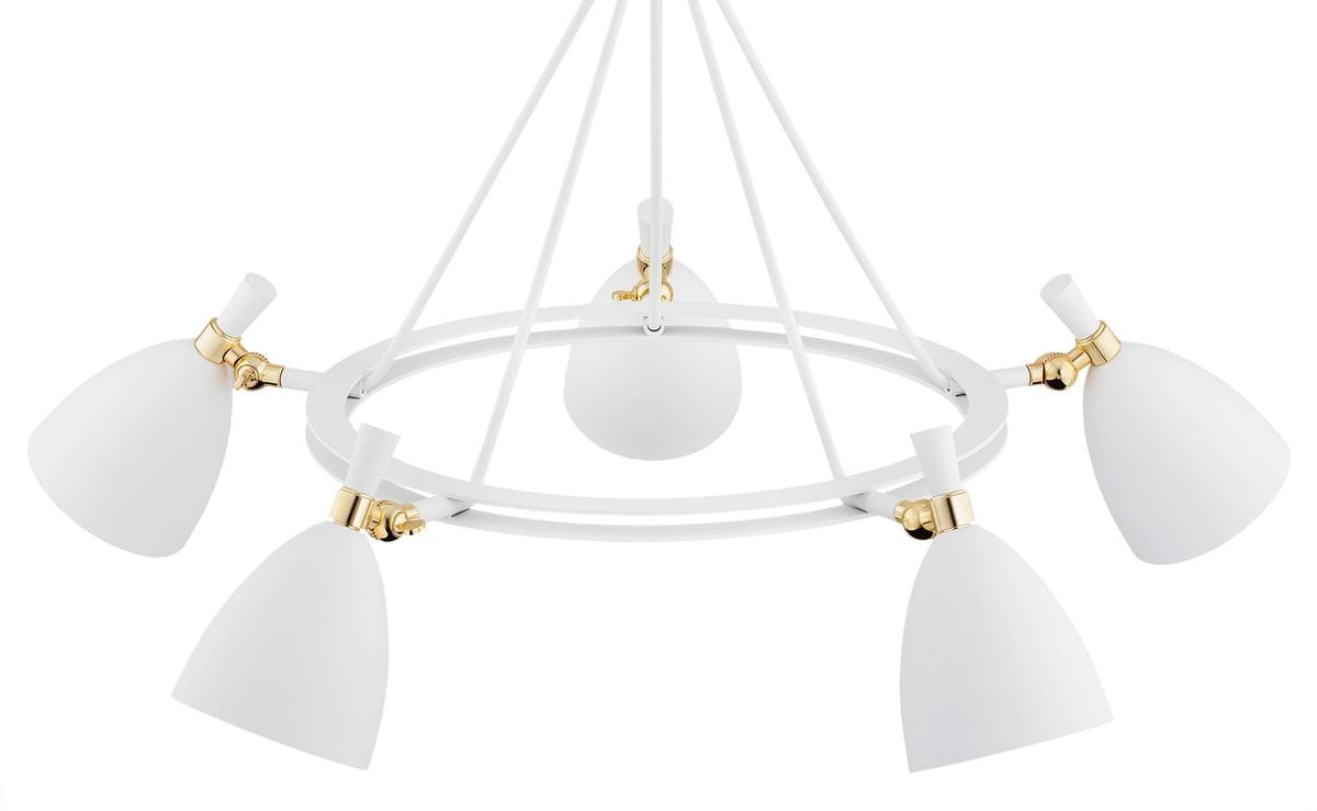 Lampa wisząca Charlotte w białym kolorze z pięcioma kloszami w kształcie stożka, zamocowanymi na złotych elementach. Produkt zawiera miejsce na pięć żarówek E27, zawieszony na cienkich białych przewodach. Klosze skierowane w dół, okrągła podstawa.