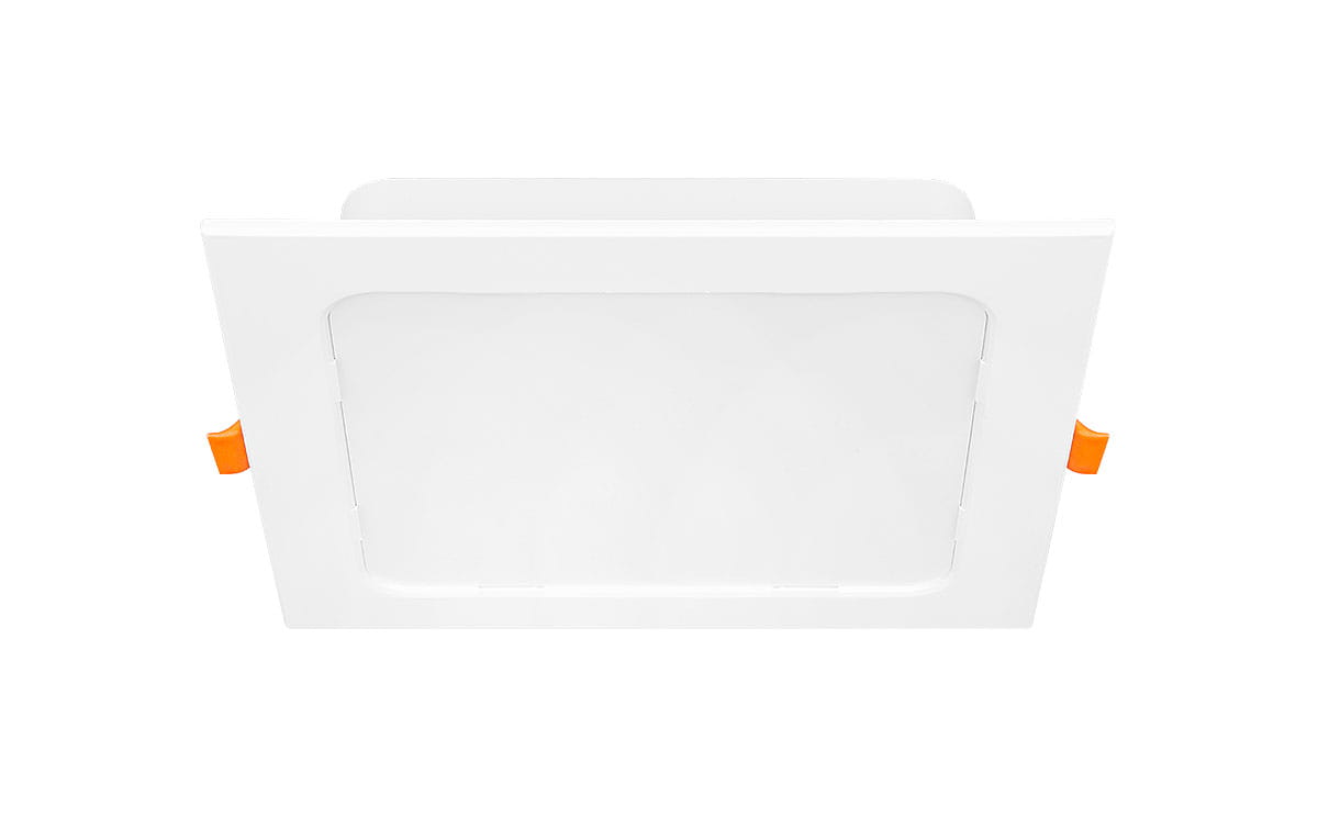 Oprawa do zabudowy LED Bingo S w kolorze białym, o prostokątnym kształcie. Z przodu widoczna matowa szybka, a po bokach pomarańczowe zaczepy montażowe. Oświetlenie 12W, 960 lm, temperatura barwowa 4000K. Produkt leżący, widok frontalny.