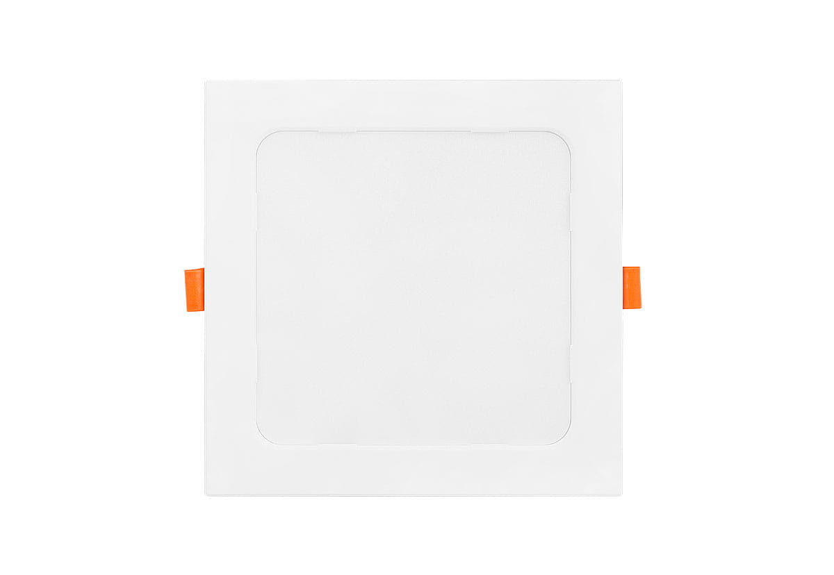 Oprawa do zabudowy LED Bingo S, biała, o prostokątnym kształcie, z matowym kloszem. Widoczne dwa pomarańczowe uchwyty. Wymiary dostosowane do montażu sufitowego. Emituje światło o mocy 12W, 960lm, w temperaturze barwowej 4000K.
