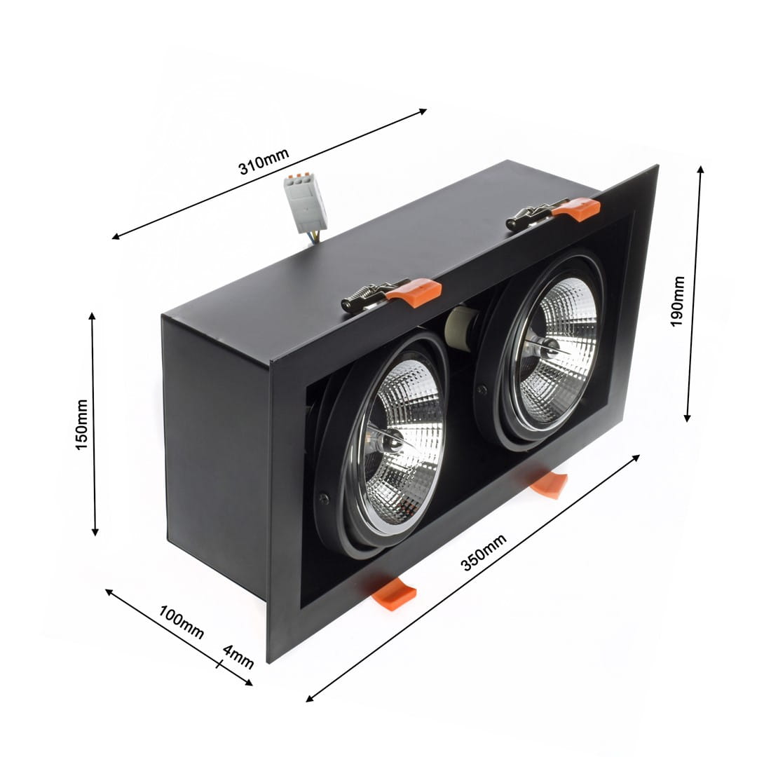 Plaza oprawa do zabudowy 2xGU10 AR111 w kolorze czarnym, z dwoma okrągłymi reflektorami, wymiarach 350mm x 190mm x 150mm. Ujęcie z boku, ukazujące detale konstrukcji oraz widoczne mocowania w kolorze pomarańczowym.