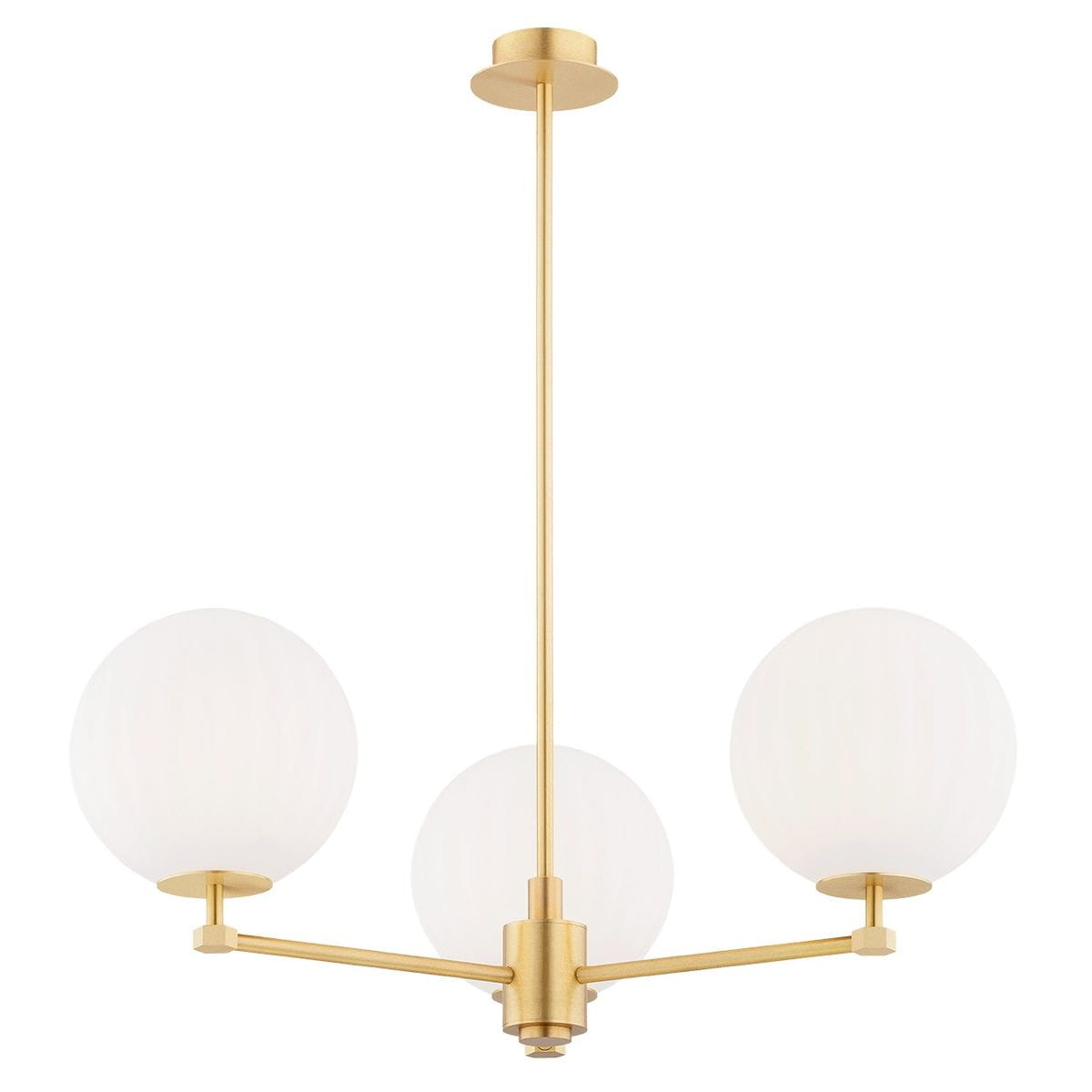 Żyrandol Paloma w kolorze mosiądzu i białym, z trzema okrągłymi kloszami. Ułożony w centralnym punkcie, zawieszony na długim stelażu. Klosze mają teksturowaną powierzchnię, a całość ma minimalistyczny design.