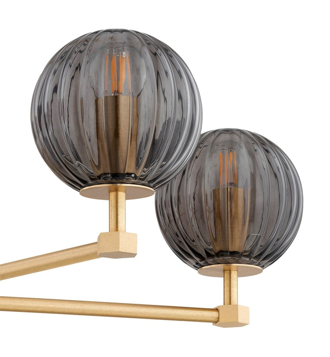 Żyrandol Paloma z pięcioma oprawami E14, wykonany z mosiądzu w kolorze złotym. Posiada dymne, okrągłe klosze z teksturowanego szkła, zamontowane na prostokątnych ramionach. Klosze w zbliżeniu, ukazujące detale i połyskujący materiał.