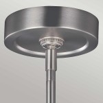 Lampa wisząca Oberlin S z jedną diodą LED o mocy 8W. Wykonana z niklu satynowego, z okrągłym, gładkim kloszem. Ujęcie z dołu, pokazujące mocowanie i przewód. Idealna do nowoczesnych wnętrz.