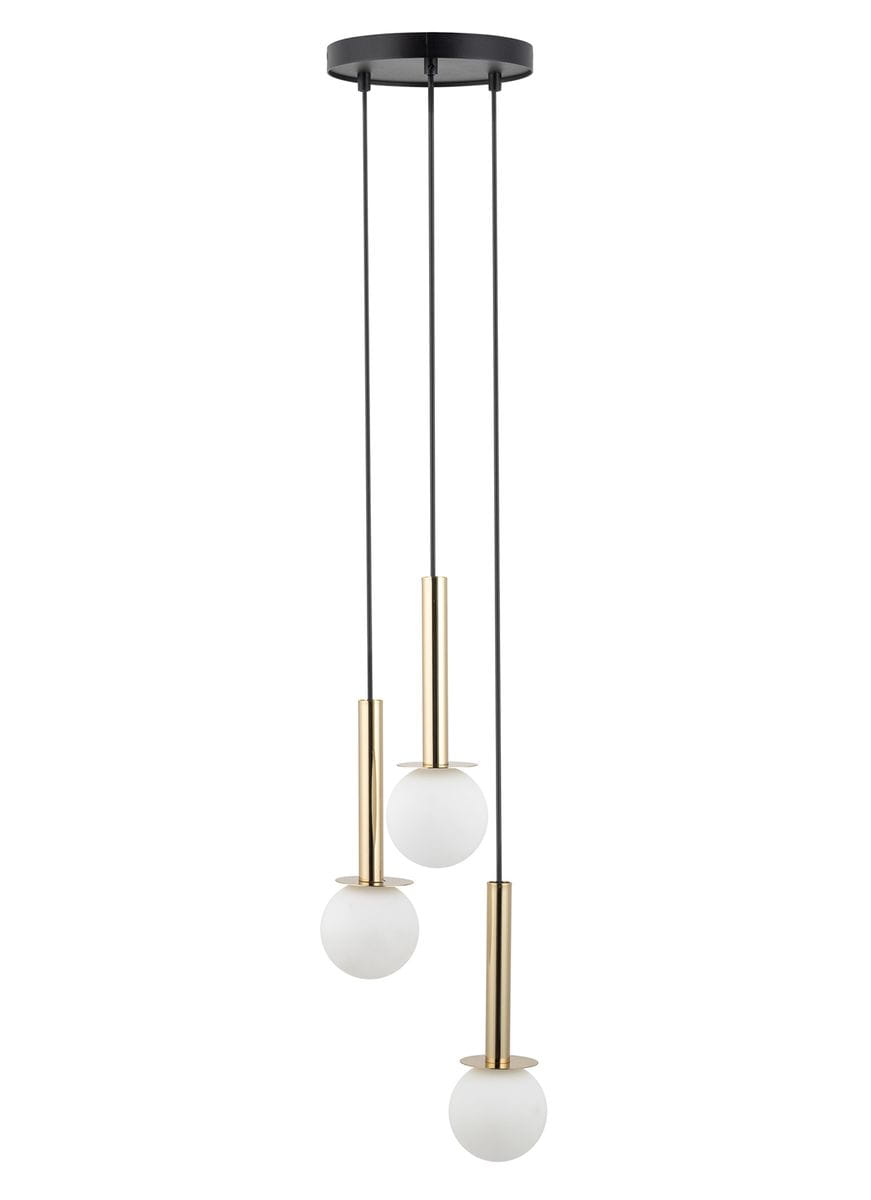 Lampa wisząca Daisy z trzema źródłami światła G9, złote metalowe elementy i białe, okrągłe klosze. Produkt zawieszony na czarnych przewodach, montowany na okrągłej podstawie sufitowej. Idealna do nowoczesnych wnętrz.