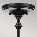 Czarna lampa sufitowa Pickering z miejscem na trzy żarówki E14, z okrągłym, gładkim kloszem i dekoracyjnym trzpieniem, widoczna z dołu. Wykonana z metalu, ma prosty, elegancki design, idealna do nowoczesnych wnętrz.