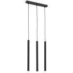 Lampa wisząca Etna Plus z trzema cylindrycznymi kloszami w kolorze czarnym, zawieszona na prostokątnej podstawie. Klosze mają matową powierzchnię i są umieszczone na długich przewodach, co tworzy nowoczesny design.