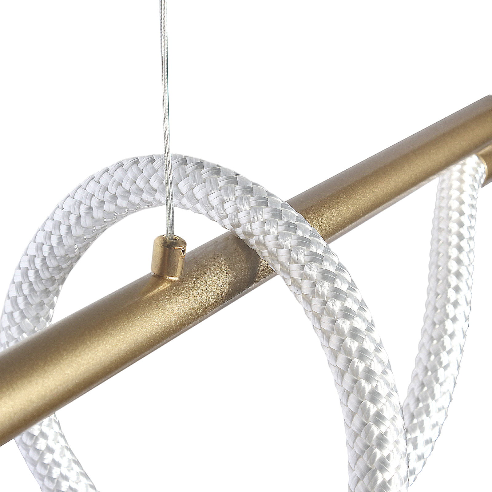 Lampa wisząca Serpente 2 z pilotem LED, złota, z białym plecionym kablem. Widok zbliżeniowy na metalowy uchwyt i okrągły detal z białego materiału, zawieszona na cienkim stalowym przewodzie.