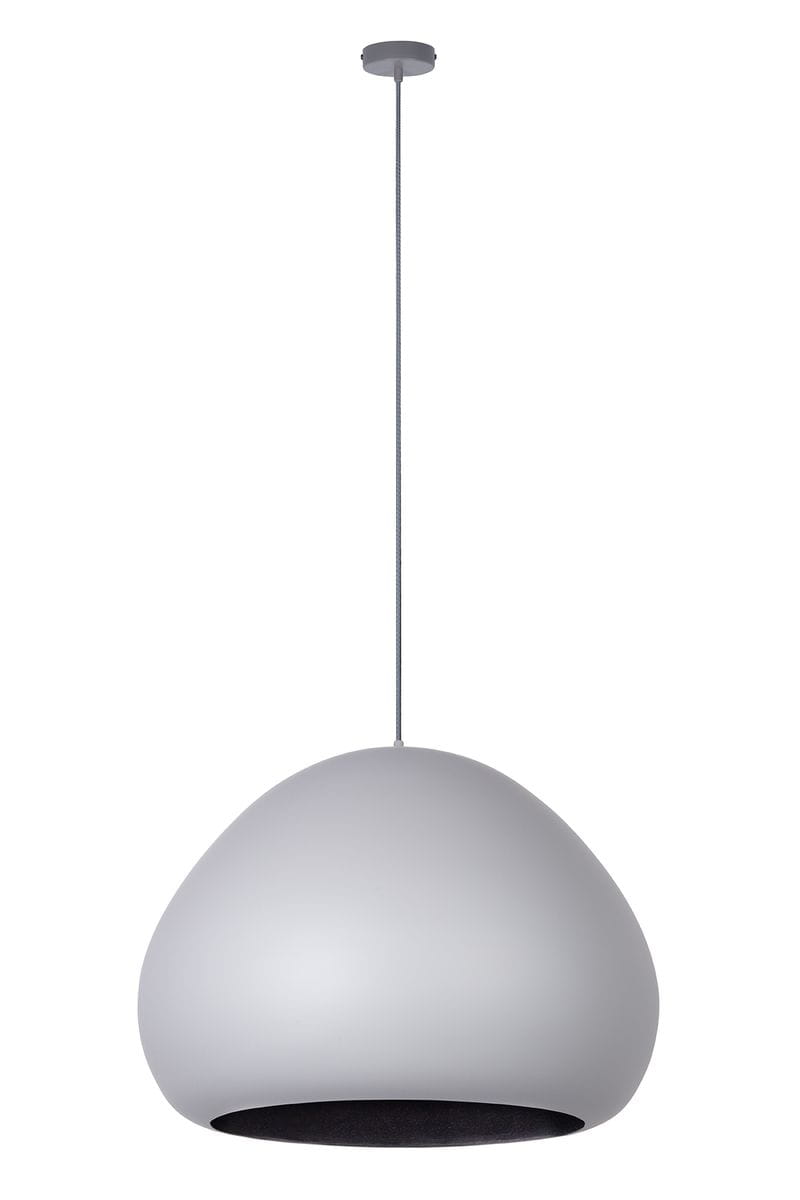 Lava D52 lampa wisząca z oprawą w kolorze szarym, o kształcie przypominającym kulę, z czarnym wnętrzem. Zawieszona na cienkim kablu, prezentuje nowoczesny design. Idealna do oświetlenia pomieszczeń w stylu minimalistycznym.