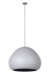Lava D52 lampa wisząca z oprawą w kolorze szarym, o kształcie przypominającym kulę, z czarnym wnętrzem. Zawieszona na cienkim kablu, prezentuje nowoczesny design. Idealna do oświetlenia pomieszczeń w stylu minimalistycznym.
