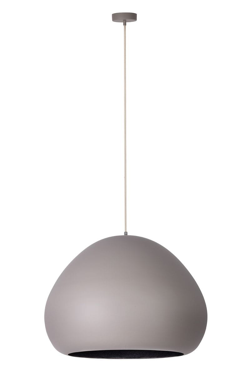 Lava D52 lampa wisząca w kolorze taupe z czarnym wnętrzem, o zaokrąglonym kształcie. Zawieszona na cienkim przewodzie, z okrągłym mocowaniem sufitowym, widok frontalny. Wymiary lampy nieokreślone.