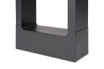Lampa stojąca ogrodowa Rio LED H60 w kolorze antracytowym, w formie słupka. Widać prostokątną podstawę oraz gładką powierzchnię. Kąt ujęcia z boku, ukazujący detale konstrukcji i teksturę materiału.