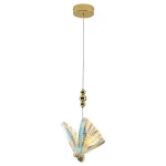 Lampa wisząca Mariposa z jednym źródłem światła LED 8W, w kolorze złotym. Posiada dekoracyjny klosz w kształcie motyla z kolorowymi akcentami oraz metalowy element montażowy. Zawieszona na cienkim kablu, prezentuje nowoczesny design.