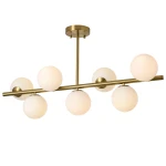 Lampa wisząca Bolti z siedmioma oprawami E14, złota konstrukcja z metalowym stelażem i okrągłymi, mlecznymi kloszami. Ujęcie frontalne, zawieszona na sufitowym mocowaniu. Idealna do nowoczesnych wnętrz.