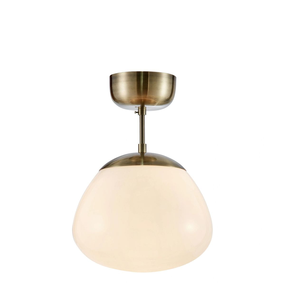 Lampa sufitowa Rise 1xE27 w kolorze antycznego mosiądzu z białym kloszem o kształcie kulistym, zawieszona na cienkim pręcie. Ujęcie frontalne, produkt w pozycji wiszącej, z widocznym mocowaniem sufitowym.