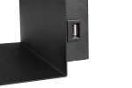Kinkiet Kaliso w kolorze czarnym, z widocznym gniazdem USB. Ujęcie z boku, ukazujące prosty, minimalistyczny kształt i matową fakturę materiału. Przeznaczony do czytania, z możliwością podłączenia urządzeń.
