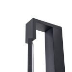 Flexia IP44 kinkiet łazienkowy LED w kolorze czarnym, o prostokątnym kształcie. Widoczny detal to montaż świetlówki wzdłuż metalowej ramy. Produkt ukazany z bliska, w orientacji pionowej, na jednolitym tle.
