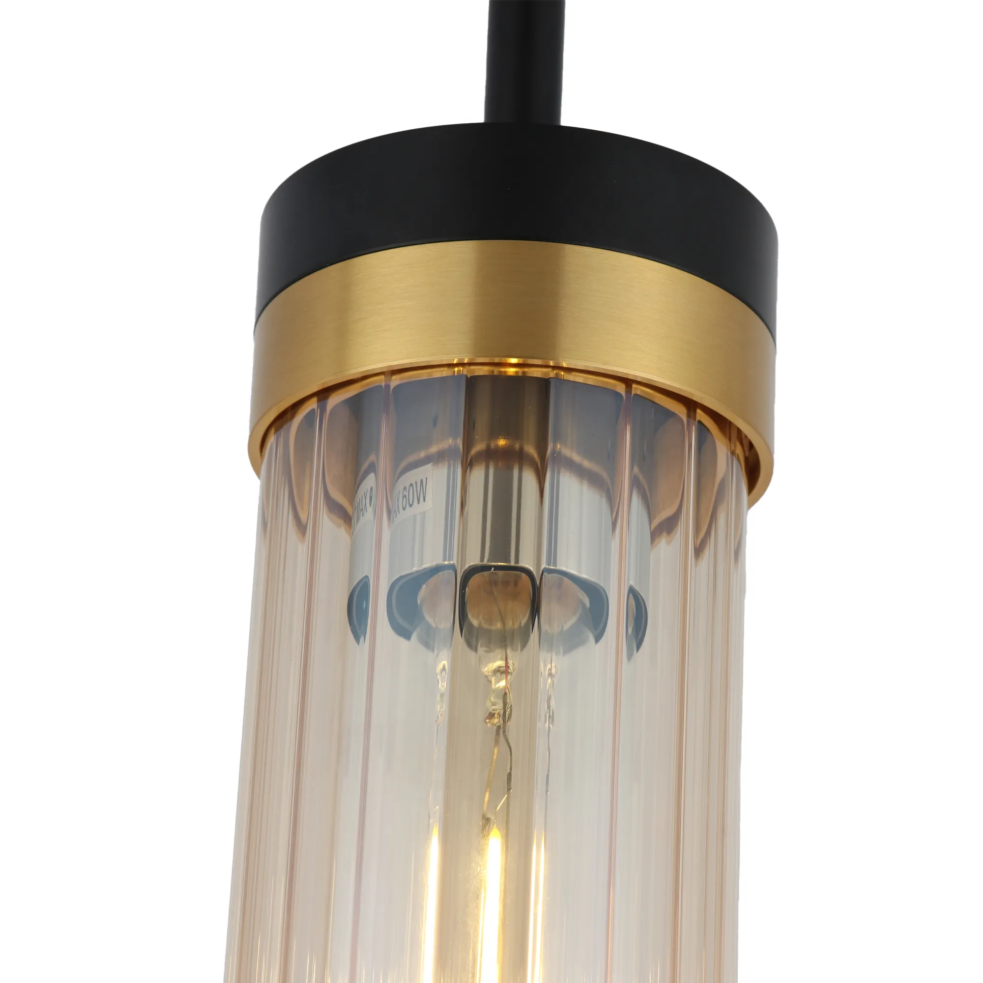 Lampa wisząca Malika 3xE27 w kolorze czarnym i złotym, z transparentnym kloszem o żłobionej fakturze. Widoczna oprawka w kształcie cylindrycznym, zawieszona na czarnym przewodzie. Przeznaczona do montażu sufitowego.