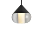 Lampa wisząca Suza IP44, czarna, z kloszem w kształcie odwróconego stożka, szklanym, przezroczystym dolnym fragmentem oraz źródłem światła LED 6W. Ujęcie frontalne, wisząca na cienkim przewodzie, na jednolitym tle.