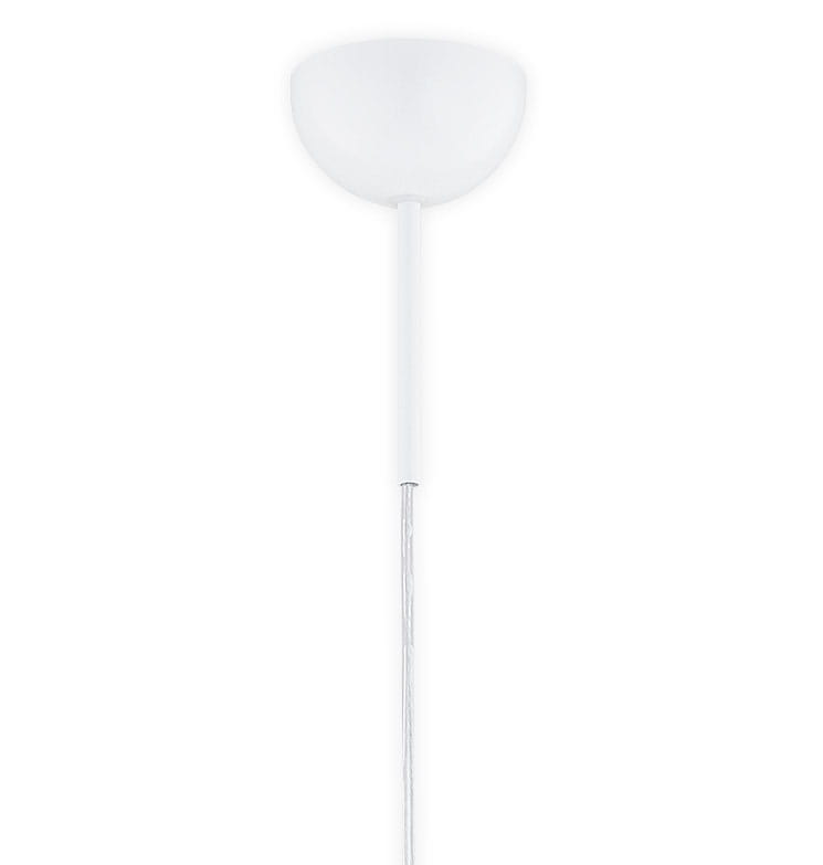 Lampa wisząca Klara 2 w białym kolorze, z kulistym kloszem i długim, prostym przewodem. Ujęcie z dołu, pokazujące górną część lampy. Przeznaczona do żarówki E27. Prosty design, idealna do nowoczesnych wnętrz.