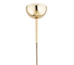 Lampa wisząca Klara 2 w kolorze złotym, z metalowym kloszem w kształcie półkuli i długim, prostym zawieszeniem. Widoczny kabel w odcieniu brązowym. Produkt zawiera miejsce na jedną żarówkę typu E27.