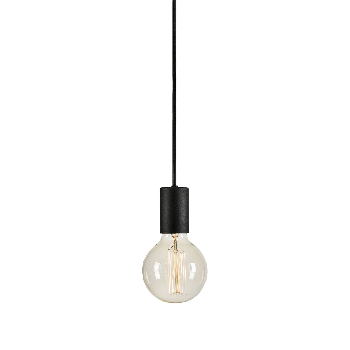Lampa wisząca Cielo z oprawą w kolorze czarnym, zawieszona na długim przewodzie. Szklana kula z widoczną żarówką E27. Prosty, nowoczesny design, idealna do minimalistycznych wnętrz. Tło białe, podkreślające elegancję lampy.
