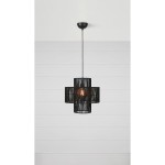 Lampa wisząca Soga 1xE27 w kolorze czarnym, o okrągłym kształcie, z transparentnym abażurem z cienkich pasków. Zawieszona na długim kablu, z widoczną żarówką wewnątrz. Tło w jasnym kolorze, minimalistyczne.