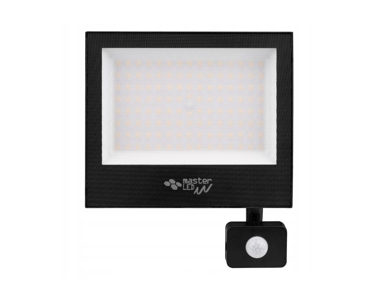 Naświetlacz LED halogen 100W z czujnikiem ruchu, oświetlenie w kolorze białym neutralnym, prostokątny kształt, z widoczną siatką diod LED. Produkt zamontowany na uchwycie, z czujnikiem ruchu umieszczonym z boku. IP65, odporny na warunki atmosferyczne.