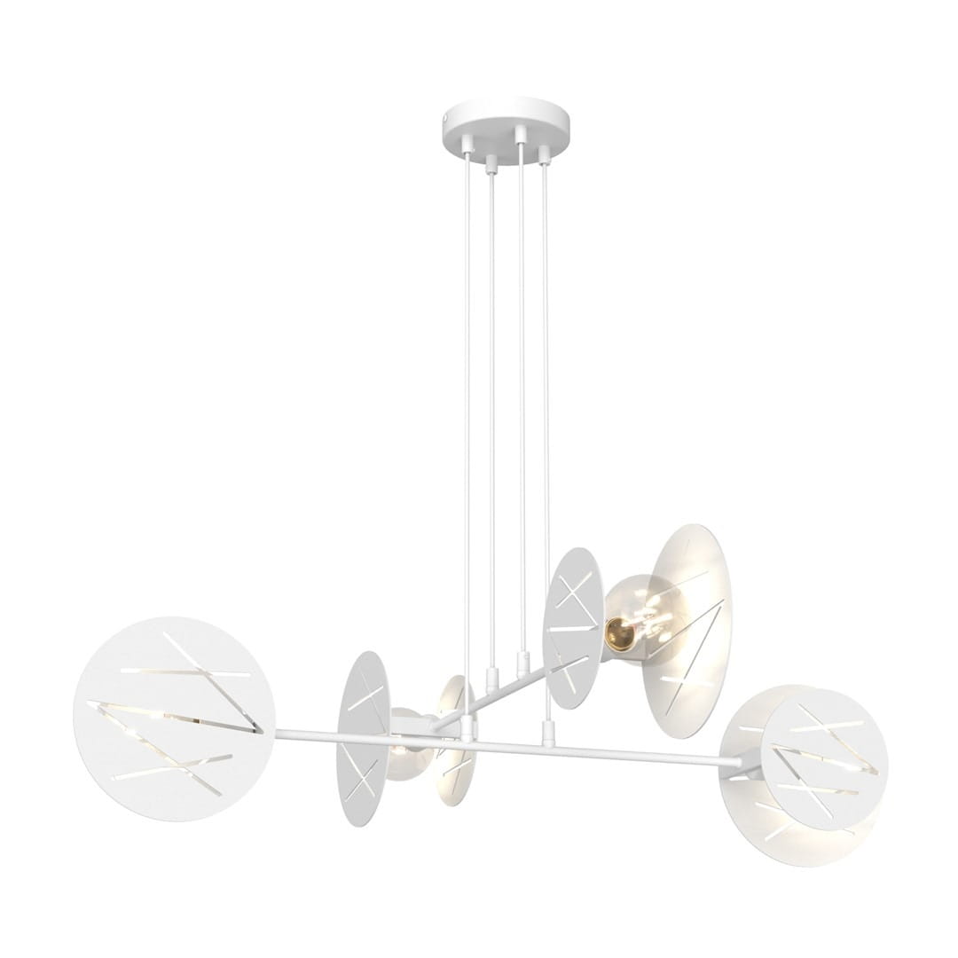 Lampa wisząca Xotic 4xE27 w kolorze białym, z metalowym stelażem i ozdobnymi, okrągłymi kloszami. Ujęcie z boku, z widocznymi detalami w postaci geometrycznych wzorów na kloszach. Produkt zawieszony na cienkich linkach, w prostym, jasnym tle.