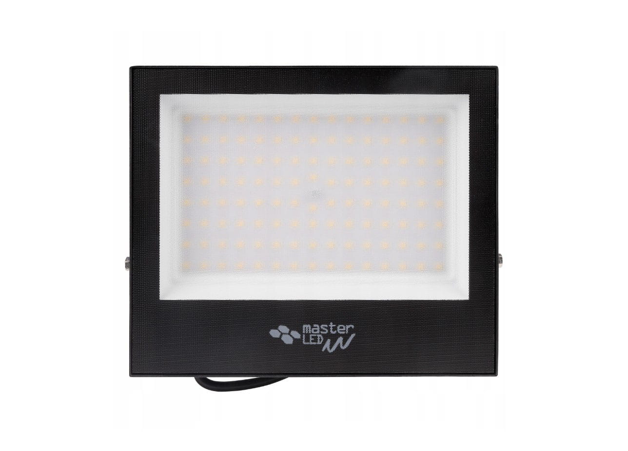 Naświetlacz LED 100W w kolorze czarnym z białą, matową szybą. Posiada 8000 lumenów, wodoodporność IP65. Ujęcie frontalne, prostokątny kształt, logo master LED widoczne na dolnej części. Idealny do oświetlenia zewnętrznego.