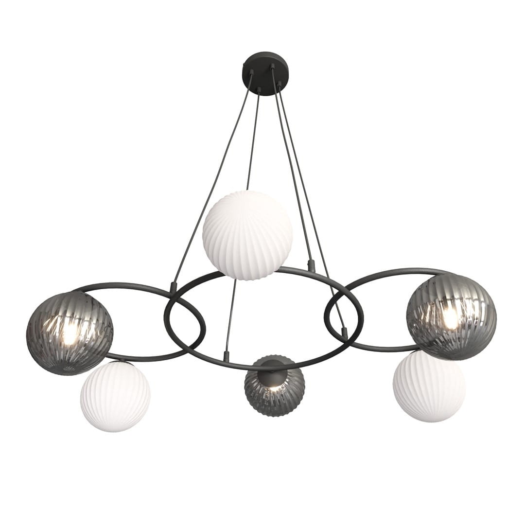 Lampa wisząca Libra 6xE14 w kolorze czarnym z mieszanką kul szklanych: trzy białe o fakturze muszli i trzy szare z rowkowaną powierzchnią. Ułożona w formie okręgów, zawieszona na cienkich linkach. Idealna do nowoczesnych wnętrz.