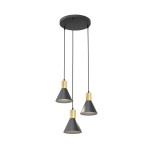 Lampa wisząca Rosa z trzema kloszami w kolorze czarnym i złotym, zawieszona na cienkich linkach. Klosze mają stożkowy kształt. Montaż sufitowy na okrągłej podstawie w kolorze czarnym, wykończenie matowe. Idealna do nowoczesnych wnętrz.