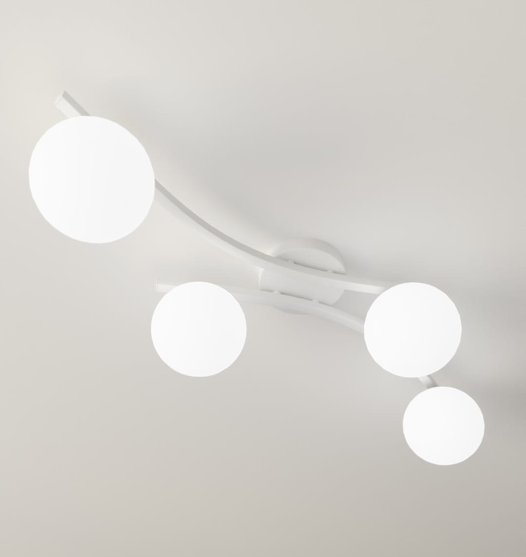 Lampa sufitowa Opus z białym, opalowym wykończeniem, składająca się z czterech okrągłych źródeł światła, zamontowanych na falistych, białych ramionach. Produkt widoczny z góry, przytwierdzone do sufitu.