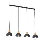 Lampa wisząca Seco z czterema kloszami E27, w kolorze czarnym z jasnym drewnem. Klosze mają półkulisty kształt, zawieszone na cienkich linkach. Ujęcie z przodu, na białym tle, ukazujące elegancki design i połączenie materiałów.