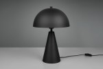 Lampa stołowa Alfie w kolorze czarnym z metalowym kloszem w kształcie półkuli i stożkowatą podstawą. Ujęcie frontalne, na jednolitym tle. Widoczny kabel z włącznikiem. Przeznaczona na żarówkę E27.