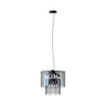 Lampa wisząca Nira 8xE14 w kolorze czarnym z chromowanymi akcentami. Posiada okrągły klosz z przezroczystych, cylindrycznych elementów, zawieszona na cienkim przewodzie. Kąt ujęcia frontalny, ukazujący całość lampy na białym tle.