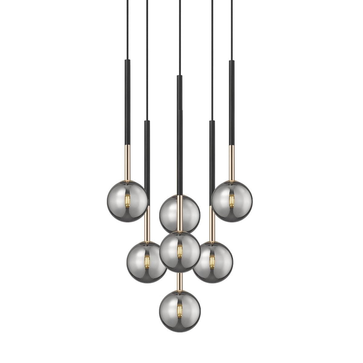 Lampa wisząca Arcturus z siedmioma kulistymi kloszami w kolorze czarnym i złotym. Klosze zawieszone na smukłych, czarnych linkach, w różnych wysokościach, tworzą nowoczesny, elegancki efekt. Idealna do aranżacji wnętrz.