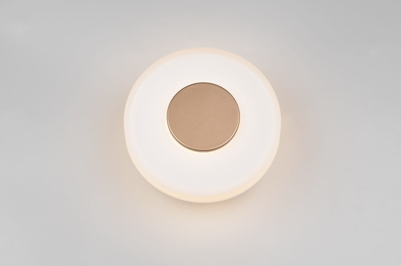 Plafon Celeste 1xLED/10W w kolorze kawowym i białym. Okrągły kształt z matowym, białym kloszem i centralnym, okrągłym elementem w kolorze kawowym. Montowany sufitowo, widoczny z góry. Idealny do nowoczesnych wnętrz.